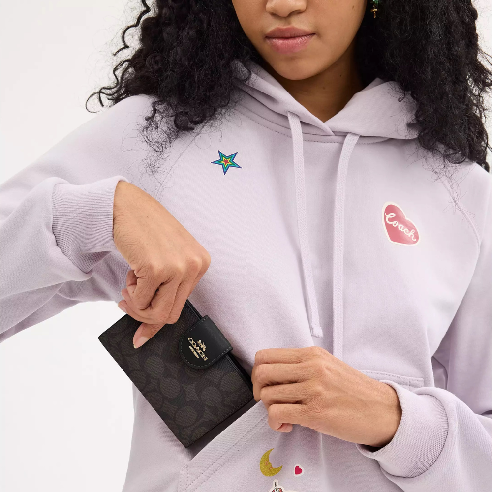 Coach Corner Zip wallet- Signature canvas